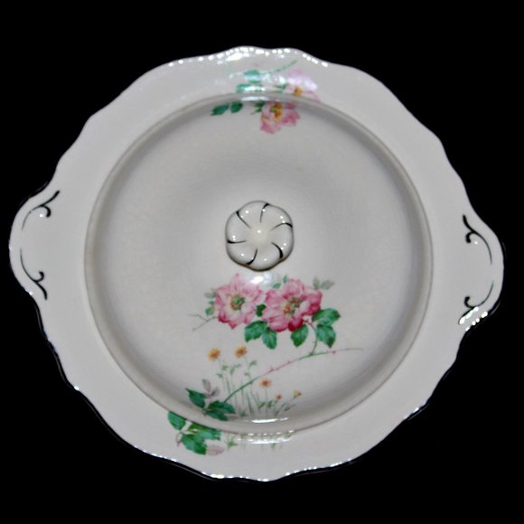 Vintage Homer Laughlin Vegetable Bowl | Scalloped & Footed Serving Bowl With Lid - Picture 1 of 9